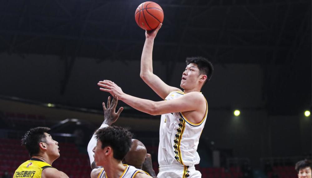 多特15战后积26分继续位列积分榜第5位，多赛一场落后第四的莱比锡3分，奥格斯堡积18分位列积分榜第10位。